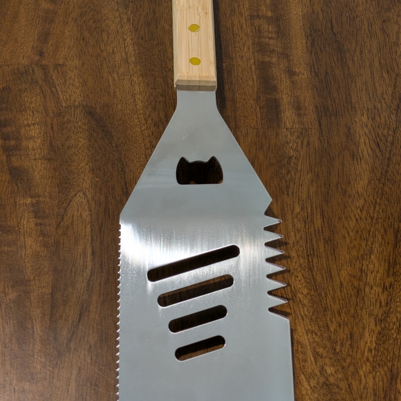 Double Sided Engraved Respect the Grill Bamboo BBQ Spatula - Picture 4 of 7